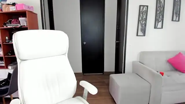 Snapshot of jess_1a chatting on February 20, 5:02 pm jess 1a online show from February 20, 5:02 pm