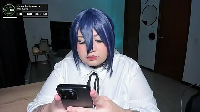 Snapshot of Effyss_ chatting on December 22, 12:51 am Effyss online show from December 22, 12:51 am
