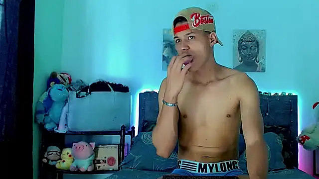 Liamscott  online show from February 11, 3:17 pm