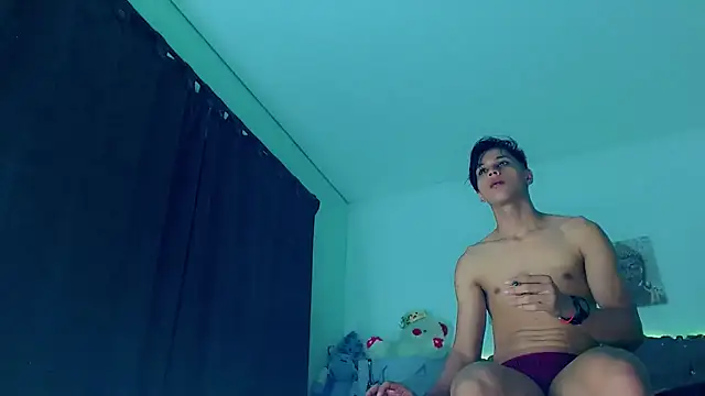 Liamscott  online show from February 17, 2:19 am