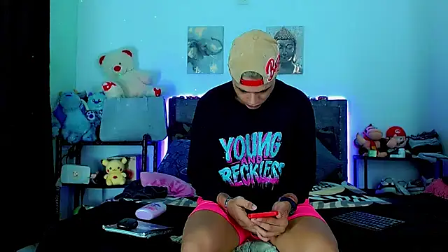 Liamscott  online show from March 14, 11:32 pm