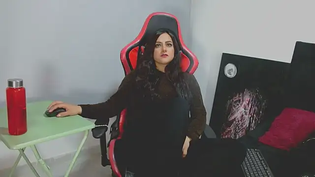 Noamartin  online show from April 18, 3:43 am