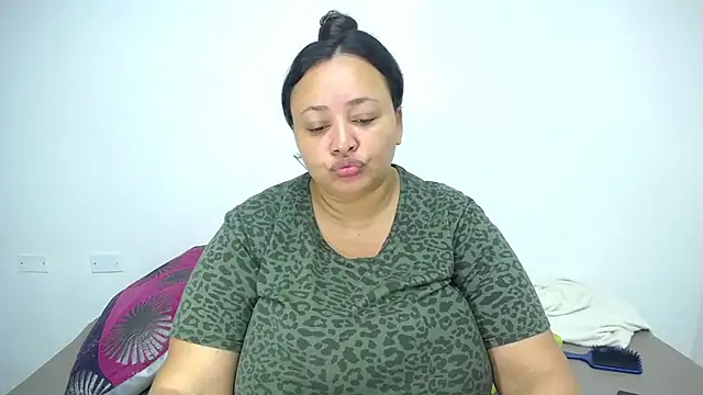 CrushOnMe  online show from January 17, 12:43 pm