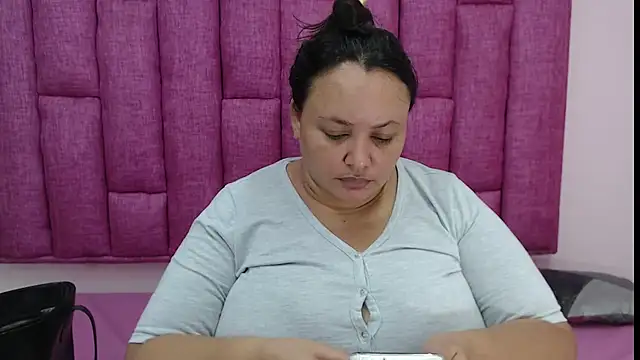 CrushOnMe  online show from February 12, 7:20 pm