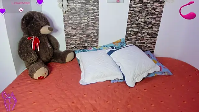 linda montoya online show from September 11, 9:59 pm