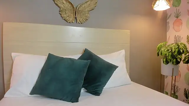 linda montoya online show from March 2, 7:10 pm