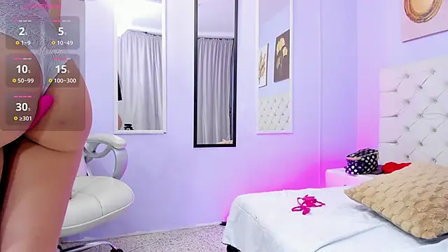 sarah cruzz  online show from December 11, 1:15 am