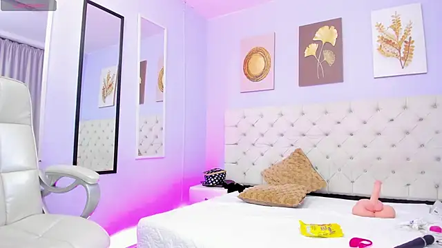 sarah cruzz  online show from December 13, 12:42 am