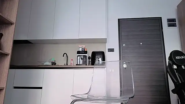 Megan Ros online show from March 13, 10:00 am