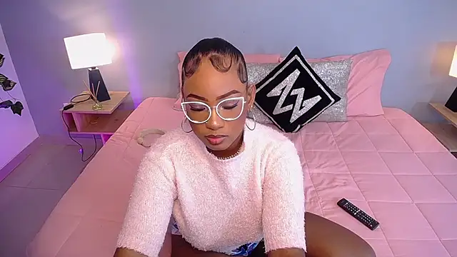 JasmineCampbell  online show from February 15, 1:49 pm