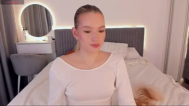 CassieRayss online show from November 2, 10:39 am
