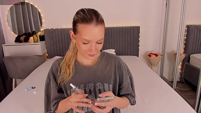CassieRayss online show from June 3, 2:33 pm