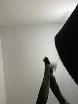 hotAssHell  online show from December 8, 5:07 am