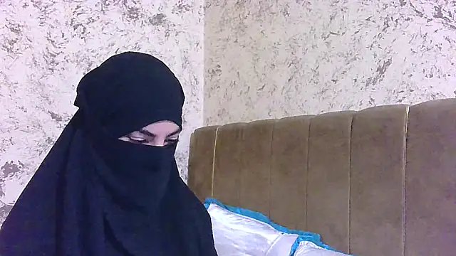 Snapshot of Hijabi_HotGirls chatting on April 3, 8:18 pm Hijabi HotGirls online show from April 3, 8:18 pm