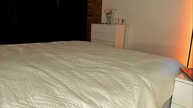 Rachel Rey online show from February 25, 6:39 pm