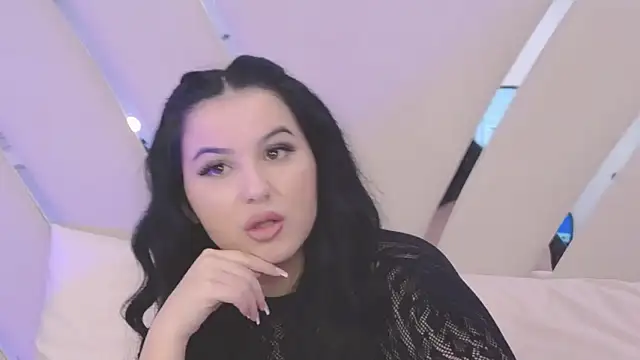 Snapshot of Amalthea_ chatting on February 3, 8:57 pm Amalthea online show from February 3, 8:57 pm