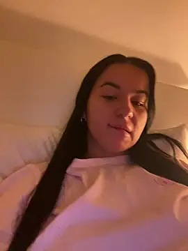 Snapshot of Amalthea_ chatting on August 4, 5:59 pm Amalthea online show from August 4, 5:59 pm