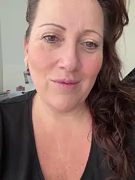 Snapshot of xsexycurvymilf chatting on January 31, 9:16 am xsexycurvymilf online show from January 31, 9:16 am