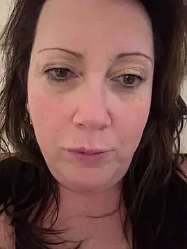 Snapshot of xsexycurvymilf chatting on February 10, 12:29 pm xsexycurvymilf online show from February 10, 12:29 pm