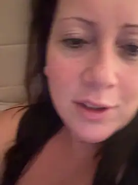 Snapshot of xsexycurvymilf chatting on February 19, 6:22 am xsexycurvymilf online show from February 19, 6:22 am