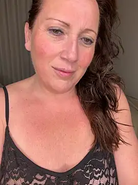 Snapshot of xsexycurvymilf chatting on April 20, 2:31 pm xsexycurvymilf online show from April 20, 2:31 pm