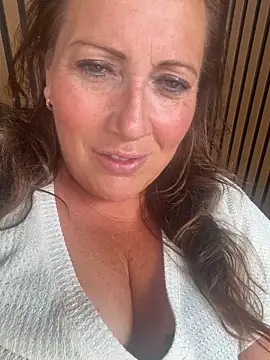 xsexycurvymilf online show from June 17, 2:07 pm