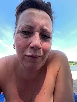 xsexycurvymilf online show from June 20, 9:45 am