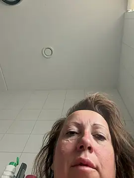 xsexycurvymilf online show from July 18, 7:34 am