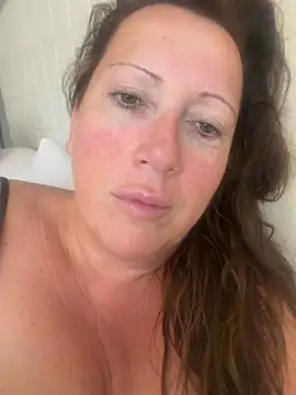 xsexycurvymilf online show from July 26, 7:26 am