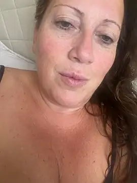 xsexycurvymilf online show from July 30, 6:34 am