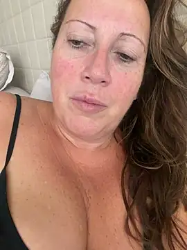 xsexycurvymilf online show from July 31, 6:24 am