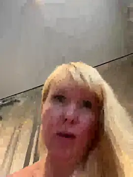 EmmaInLove23 online show from November 18, 8:08 am