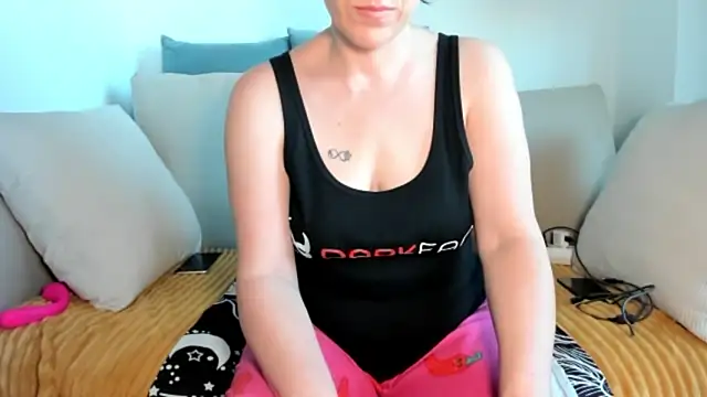 emmita69  online show from January 18, 7:59 am