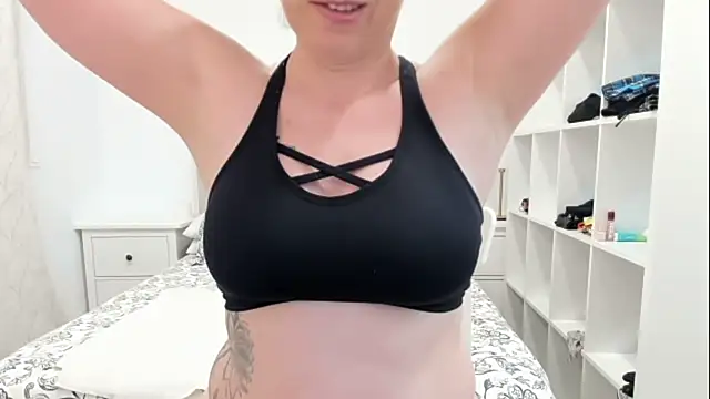 emmita69  online show from November 13, 5:17 am