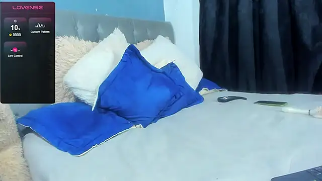 Snapshot of nikkita_ubba chatting on December 12, 10:42 pm nikkita ubba online show from December 12, 10:42 pm