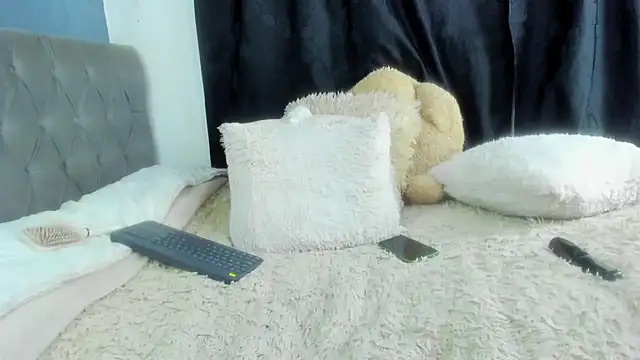 Snapshot of nikkita_ubba chatting on February 20, 10:48 pm nikkita ubba online show from February 20, 10:48 pm