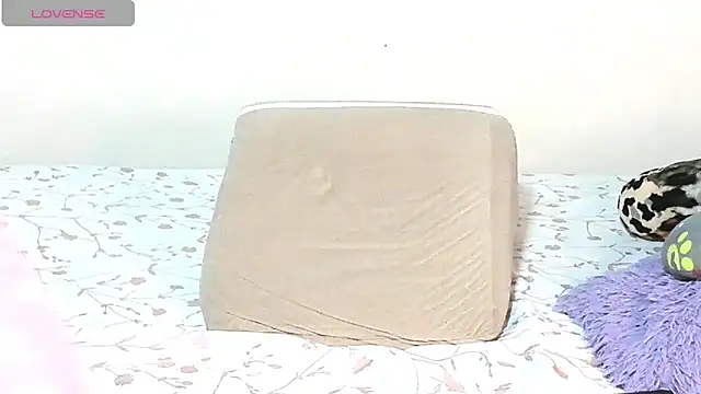 naughtty mommy online show from March 9, 2:39 am