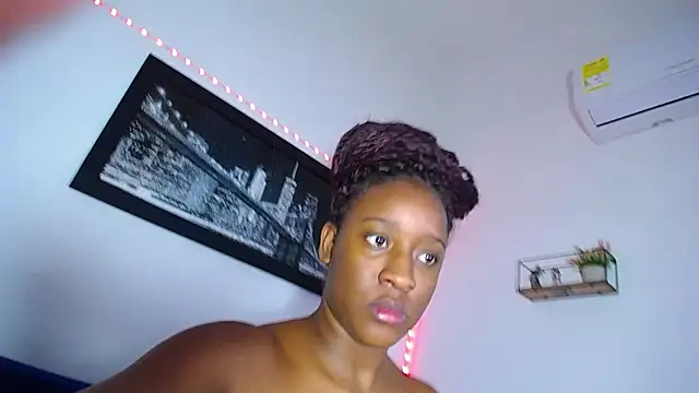 Snapshot of pleassing_ebonny chatting on January 31, 11:24 am pleassing ebonny online show from January 31, 11:24 am