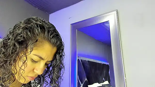 Amareto  online show from November 16, 12:00 pm