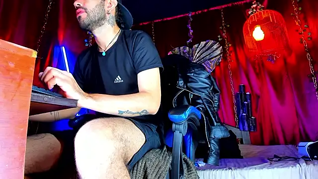 LatinMilk  online show from January 14, 7:52 pm