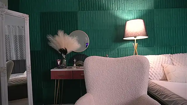 HaileyMoonn online show from February 19, 4:30 am