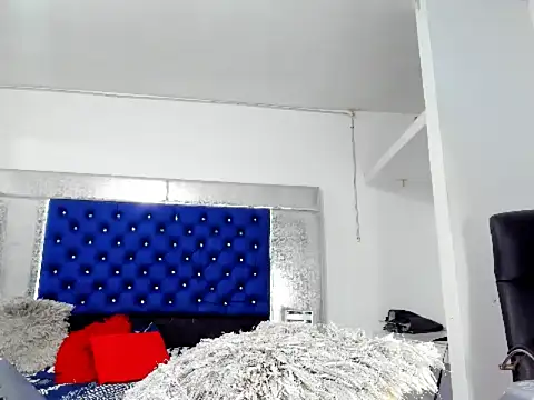 Snapshot of MistressOriana chatting on December 28, 3:37 pm MistressOriana online show from December 28, 3:37 pm