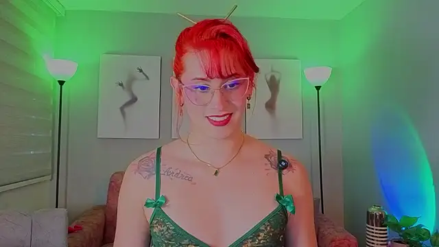 Snapshot of Juliana_Saenzz chatting on March 17, 10:35 pm Juliana Saenzz online show from March 17, 10:35 pm