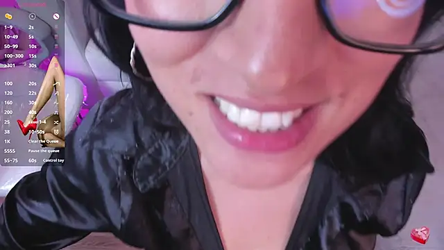 kira moon   online show from December 3, 2:25 am
