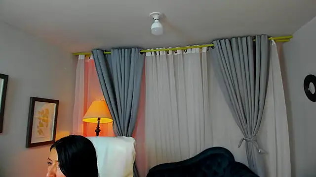 kira moon   online show from November 25, 8:20 pm