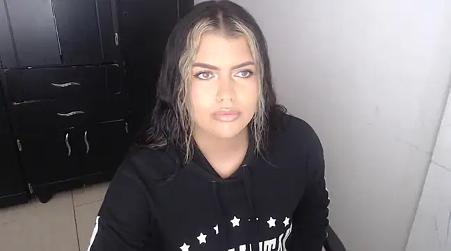 sweetkitty 16 online show from March 4, 7:32 pm