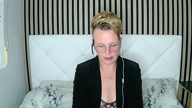 xxNoeliaxx online show from January 12, 2:09 pm