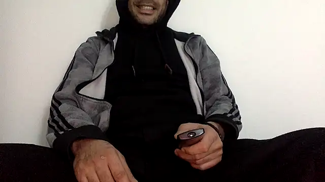 molozeb online show from February 9, 8:24 pm