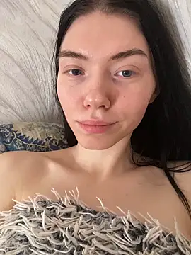 Lisaaa Alisa online show from March 11, 9:45 am