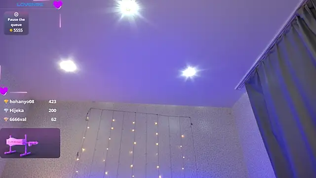 oliviiaa online show from December 21, 9:23 am